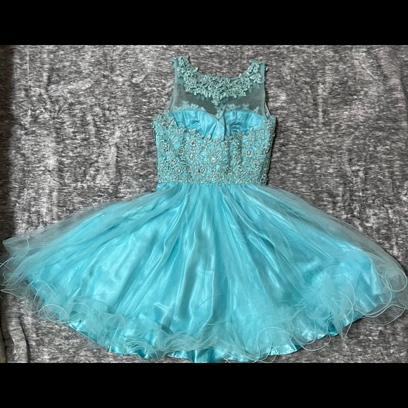 Formal Dress - Picture 5 of 5
